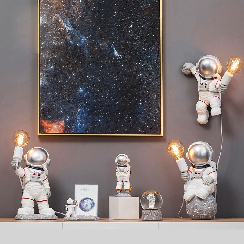 Modern Astronaut Loft Decoration LED Desk Light - Querencian